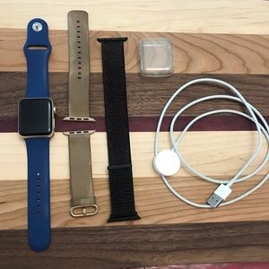 Apple Watch Series 2 gold 42mm excellent condition